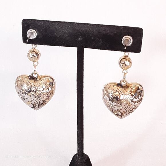 Orante Hollow Heart Dangling Earrings Gold Tone Floral Pattern - Picture 3 of 9